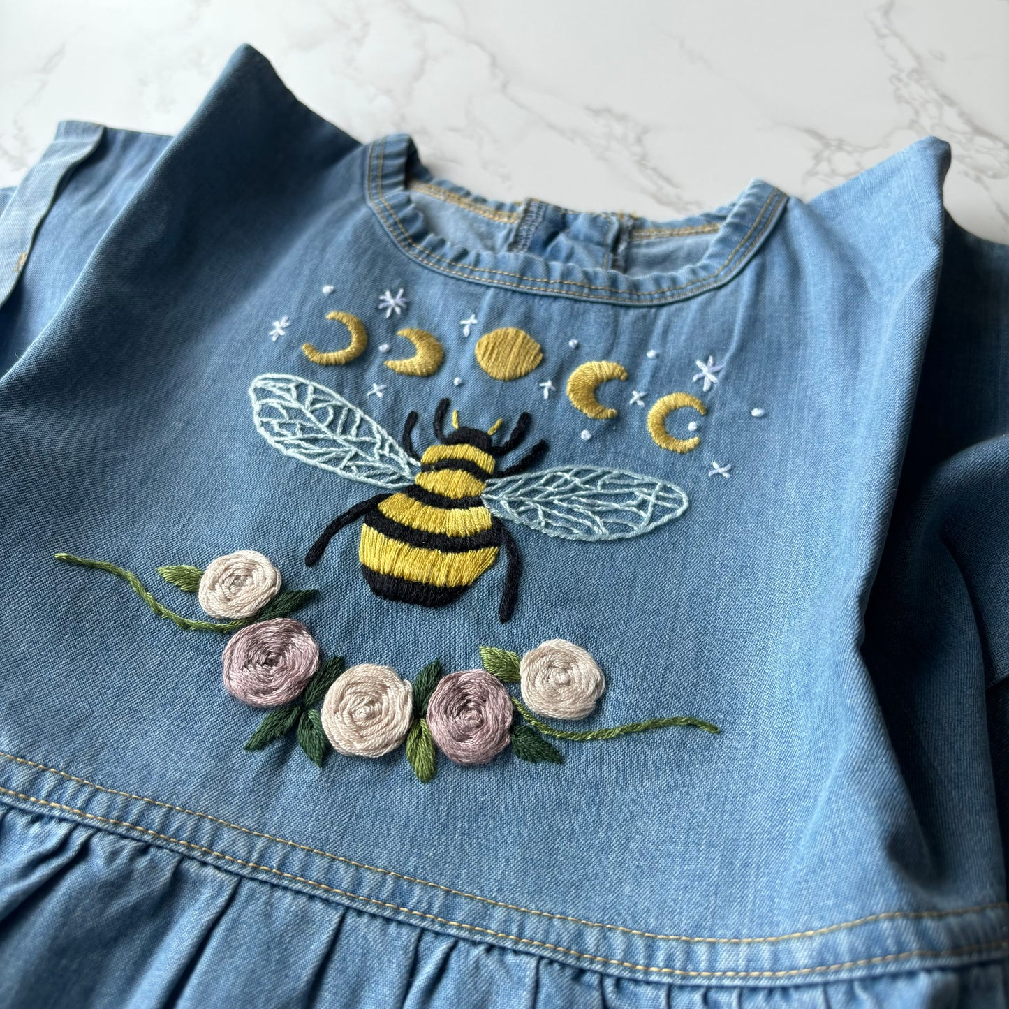 Large panel embroidery